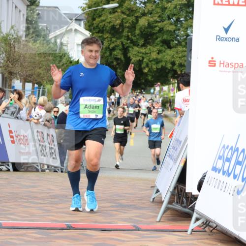 31.08.2025 - 21. Blankeneser Heldenlauf Strokosch-Dieckow http://msf.ph/oto/8653843 31.08.2025 11:07:05 Ziel 3377, 3322, 3404 meine-sportfotos.de