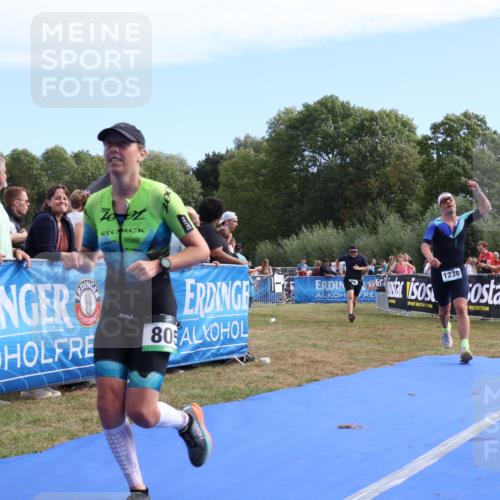 31.08.2025 - Elbe Triathlon Hamburg Strokosch-Dieckow http://msf.ph/oto/8653857 31.08.2025 11:29:05 Ziel 657, 805, 958, 1238 meine-sportfotos.de