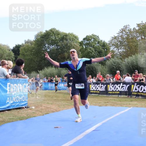 31.08.2025 - Elbe Triathlon Hamburg Strokosch-Dieckow http://msf.ph/oto/8653861 31.08.2025 11:29:06 Ziel 657, 805, 958, 1238 meine-sportfotos.de