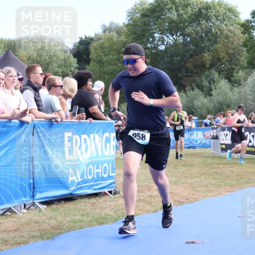 31.08.2025 - Elbe Triathlon Hamburg Strokosch-Dieckow http://msf.ph/oto/8653869 31.08.2025 11:29:08 Ziel 536, 657, 805, 958, 1238 meine-sportfotos.de