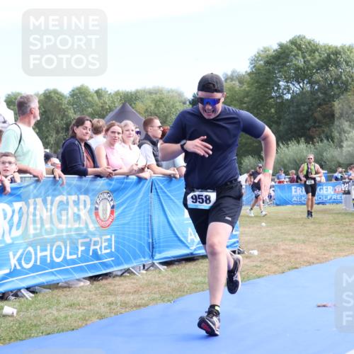 31.08.2025 - Elbe Triathlon Hamburg Strokosch-Dieckow http://msf.ph/oto/8653872 31.08.2025 11:29:09 Ziel 536, 805, 958, 1238 meine-sportfotos.de