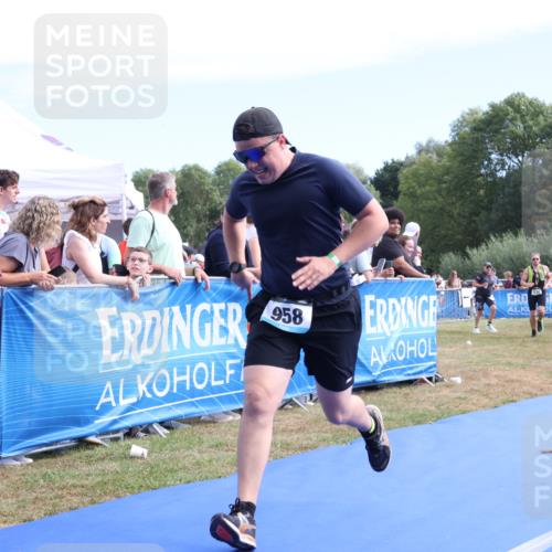 31.08.2025 - Elbe Triathlon Hamburg Strokosch-Dieckow http://msf.ph/oto/8653873 31.08.2025 11:29:09 Ziel 536, 805, 958, 1238 meine-sportfotos.de