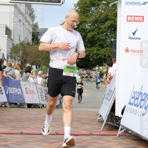 31.08.2025 - 21. Blankeneser Heldenlauf Strokosch-Dieckow http://msf.ph/oto/8653910 31.08.2025 11:06:50 Ziel 3261, 3246 meine-sportfotos.de