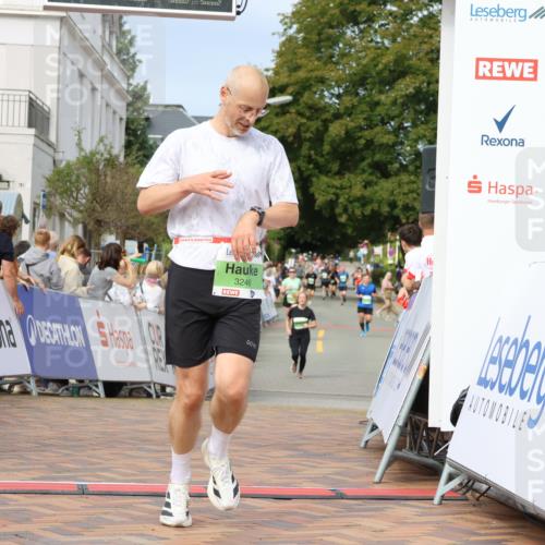 31.08.2025 - 21. Blankeneser Heldenlauf Strokosch-Dieckow http://msf.ph/oto/8653914 31.08.2025 11:06:50 Ziel 3261, 3246 meine-sportfotos.de