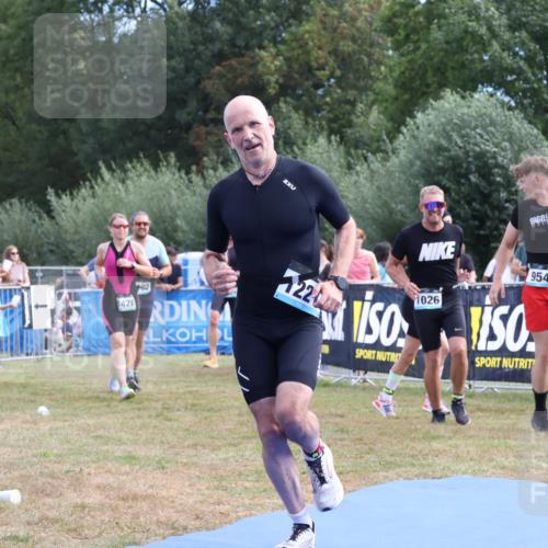31.08.2025 - Elbe Triathlon Hamburg Strokosch-Dieckow http://msf.ph/oto/8653922 31.08.2025 11:29:40 Ziel 954, 1026, 1102, 1221 meine-sportfotos.de