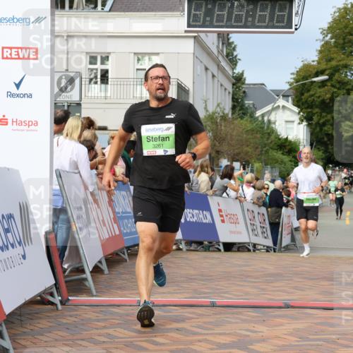 31.08.2025 - 21. Blankeneser Heldenlauf Strokosch-Dieckow http://msf.ph/oto/8653930 31.08.2025 11:06:47 Ziel 3423, 3173, 3261, 3246 meine-sportfotos.de
