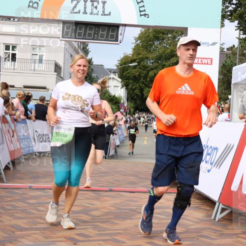 31.08.2025 - 21. Blankeneser Heldenlauf Strokosch-Dieckow http://msf.ph/oto/8653938 31.08.2025 11:06:40 Ziel 3429, 3541, 3423, 3173, 3203 meine-sportfotos.de