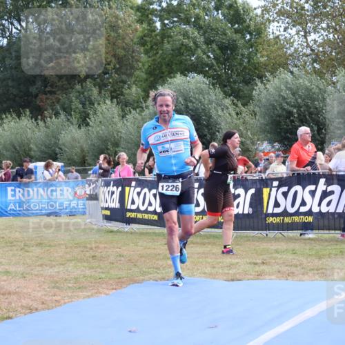31.08.2025 - Elbe Triathlon Hamburg Strokosch-Dieckow http://msf.ph/oto/8653948 31.08.2025 11:29:52 Ziel 1102, 1224, 1226 meine-sportfotos.de