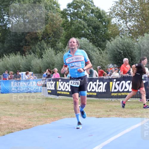 31.08.2025 - Elbe Triathlon Hamburg Strokosch-Dieckow http://msf.ph/oto/8653950 31.08.2025 11:29:53 Ziel 502, 941, 1224, 1226 meine-sportfotos.de