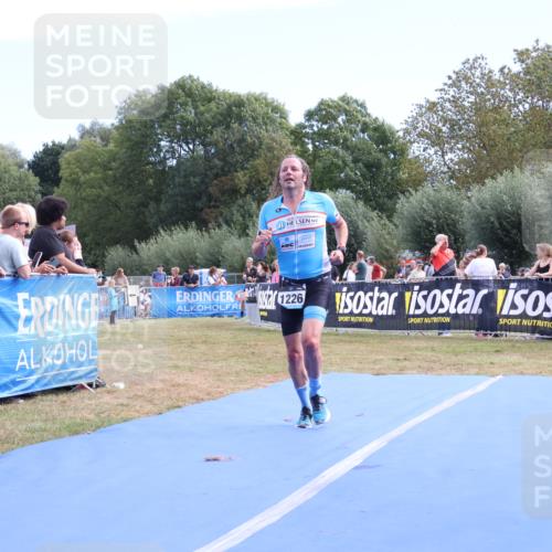 31.08.2025 - Elbe Triathlon Hamburg Strokosch-Dieckow http://msf.ph/oto/8653954 31.08.2025 11:29:54 Ziel 502, 941, 1224, 1226 meine-sportfotos.de