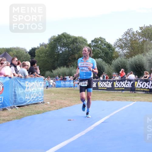 31.08.2025 - Elbe Triathlon Hamburg Strokosch-Dieckow http://msf.ph/oto/8653956 31.08.2025 11:29:54 Ziel 502, 941, 1224, 1226 meine-sportfotos.de