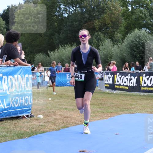 31.08.2025 - Elbe Triathlon Hamburg Strokosch-Dieckow http://msf.ph/oto/8653974 31.08.2025 11:30:07 Ziel 502, 840, 941 meine-sportfotos.de