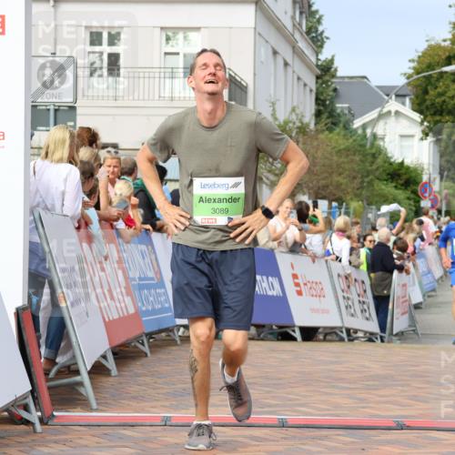 31.08.2025 - 21. Blankeneser Heldenlauf Strokosch-Dieckow http://msf.ph/oto/8653993 31.08.2025 11:06:24 Ziel 3305, 3089, 3049 meine-sportfotos.de