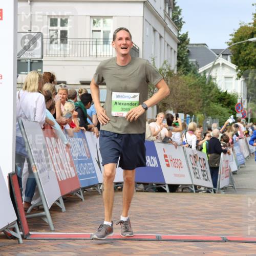 31.08.2025 - 21. Blankeneser Heldenlauf Strokosch-Dieckow http://msf.ph/oto/8654001 31.08.2025 11:06:24 Ziel 3305, 3089, 3049 meine-sportfotos.de