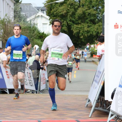31.08.2025 - 21. Blankeneser Heldenlauf Strokosch-Dieckow http://msf.ph/oto/8654023 31.08.2025 11:06:15 Ziel 3305, 3554 meine-sportfotos.de