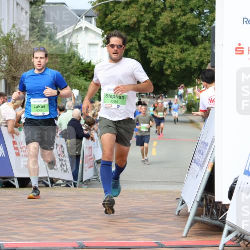 31.08.2025 - 21. Blankeneser Heldenlauf Strokosch-Dieckow http://msf.ph/oto/8654026 31.08.2025 11:06:15 Ziel 3305, 3554 meine-sportfotos.de