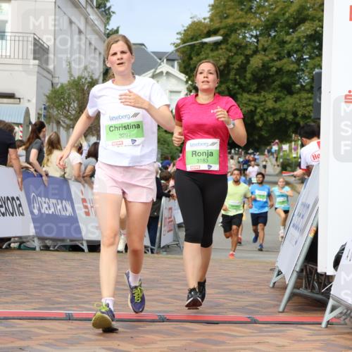 31.08.2025 - 21. Blankeneser Heldenlauf Strokosch-Dieckow http://msf.ph/oto/8654044 31.08.2025 11:05:52 Ziel 3183, 3207, 3297, 3637 meine-sportfotos.de