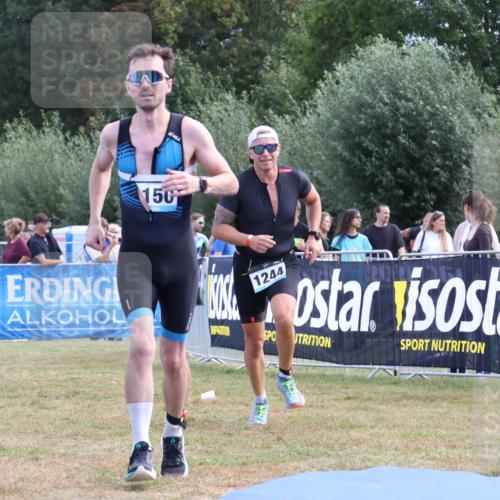 31.08.2025 - Elbe Triathlon Hamburg Strokosch-Dieckow http://msf.ph/oto/8654070 31.08.2025 11:30:50 Ziel 993, 1150, 1243, 1244 meine-sportfotos.de