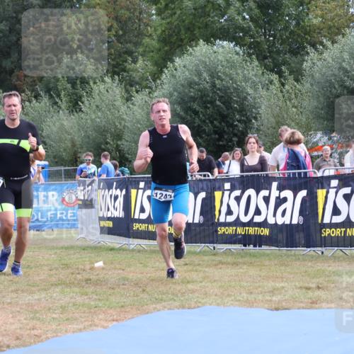 31.08.2025 - Elbe Triathlon Hamburg Strokosch-Dieckow http://msf.ph/oto/8654081 31.08.2025 11:30:56 Ziel 1150, 1213, 1243, 1244 meine-sportfotos.de