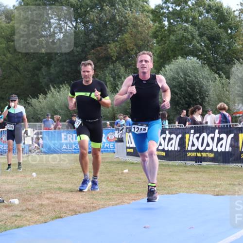 31.08.2025 - Elbe Triathlon Hamburg Strokosch-Dieckow http://msf.ph/oto/8654083 31.08.2025 11:30:58 Ziel 1213, 1243, 1244 meine-sportfotos.de