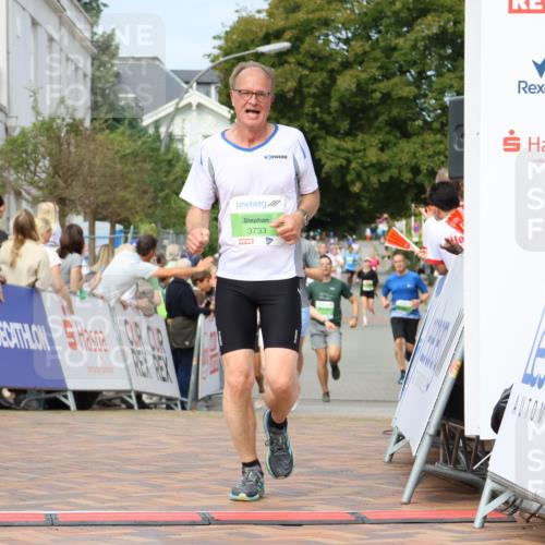 31.08.2025 - 21. Blankeneser Heldenlauf Strokosch-Dieckow http://msf.ph/oto/8654119 31.08.2025 11:05:31 Ziel 3398, 3733, 3200, 3407 meine-sportfotos.de