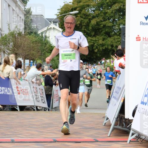 31.08.2025 - 21. Blankeneser Heldenlauf Strokosch-Dieckow http://msf.ph/oto/8654125 31.08.2025 11:05:31 Ziel 3398, 3733, 3200, 3407 meine-sportfotos.de