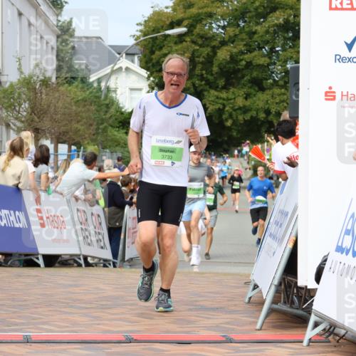 31.08.2025 - 21. Blankeneser Heldenlauf Strokosch-Dieckow http://msf.ph/oto/8654133 31.08.2025 11:05:30 Ziel 3733, 3200 meine-sportfotos.de