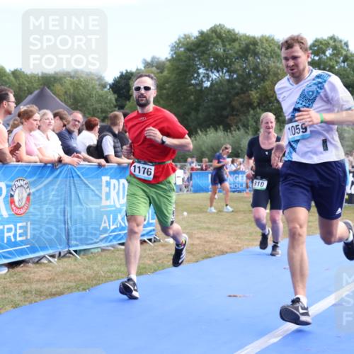 31.08.2025 - Elbe Triathlon Hamburg Strokosch-Dieckow http://msf.ph/oto/8654135 31.08.2025 11:31:48 Ziel 910, 922, 1059, 1176 meine-sportfotos.de