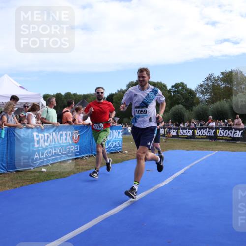 31.08.2025 - Elbe Triathlon Hamburg Strokosch-Dieckow http://msf.ph/oto/8654137 31.08.2025 11:31:48 Ziel 910, 922, 1059, 1176 meine-sportfotos.de