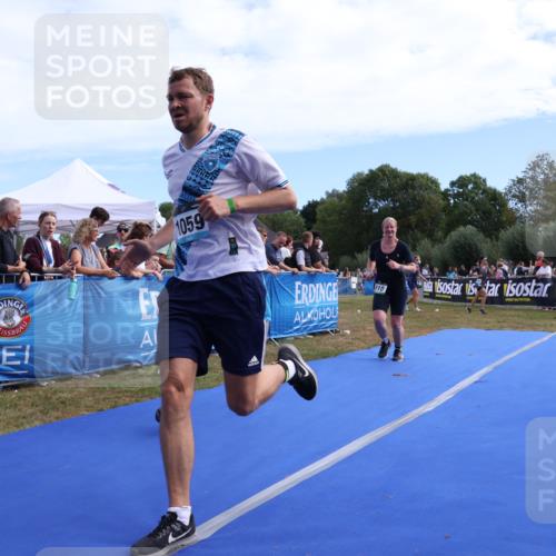 31.08.2025 - Elbe Triathlon Hamburg Strokosch-Dieckow http://msf.ph/oto/8654138 31.08.2025 11:31:49 Ziel 910, 922, 1059, 1176, 1185 meine-sportfotos.de