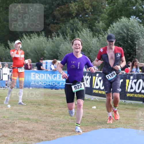 31.08.2025 - Elbe Triathlon Hamburg Strokosch-Dieckow http://msf.ph/oto/8654141 31.08.2025 11:31:55 Ziel 402, 910, 922, 1185 meine-sportfotos.de