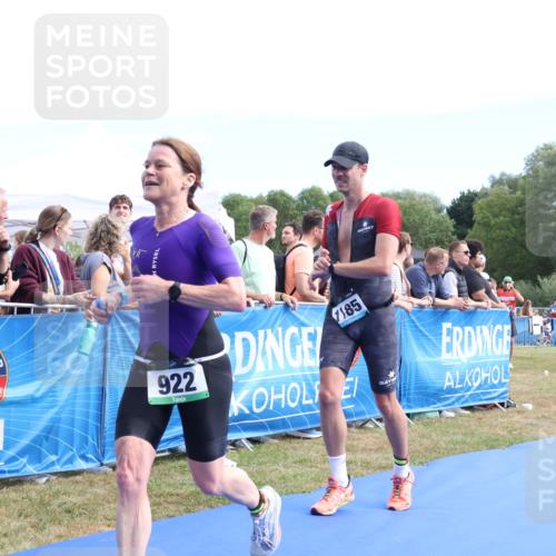31.08.2025 - Elbe Triathlon Hamburg Strokosch-Dieckow http://msf.ph/oto/8654152 31.08.2025 11:31:58 Ziel 402, 922, 1185 meine-sportfotos.de