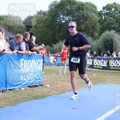 31.08.2025 - Elbe Triathlon Hamburg Strokosch-Dieckow http://msf.ph/oto/8654158 31.08.2025 11:32:00 Ziel 402, 922, 1185 meine-sportfotos.de