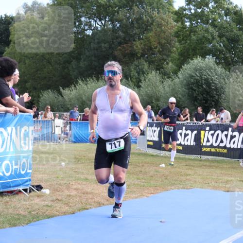 31.08.2025 - Elbe Triathlon Hamburg Strokosch-Dieckow http://msf.ph/oto/8654186 31.08.2025 11:32:48 Ziel 717, 1266 meine-sportfotos.de