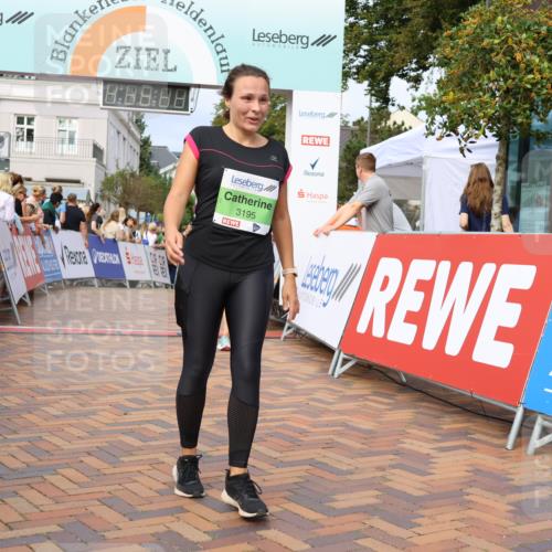 31.08.2025 - 21. Blankeneser Heldenlauf Strokosch-Dieckow http://msf.ph/oto/8654187 31.08.2025 11:05:10 Ziel 3195, 3430, 3259 meine-sportfotos.de