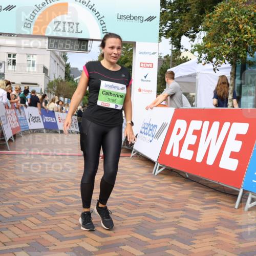 31.08.2025 - 21. Blankeneser Heldenlauf Strokosch-Dieckow http://msf.ph/oto/8654190 31.08.2025 11:05:10 Ziel 3195, 3430, 3259 meine-sportfotos.de