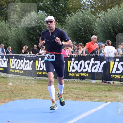 31.08.2025 - Elbe Triathlon Hamburg Strokosch-Dieckow http://msf.ph/oto/8654191 31.08.2025 11:32:51 Ziel 717, 1057, 1266 meine-sportfotos.de
