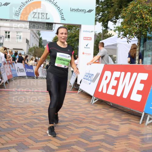 31.08.2025 - 21. Blankeneser Heldenlauf Strokosch-Dieckow http://msf.ph/oto/8654200 31.08.2025 11:05:10 Ziel 3195, 3430, 3259 meine-sportfotos.de