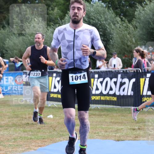 31.08.2025 - Elbe Triathlon Hamburg Strokosch-Dieckow http://msf.ph/oto/8654203 31.08.2025 11:33:06 Ziel 698, 1014, 1237 meine-sportfotos.de