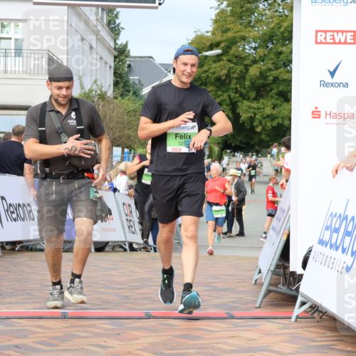 31.08.2025 - 21. Blankeneser Heldenlauf Strokosch-Dieckow http://msf.ph/oto/8654208 31.08.2025 11:05:06 Ziel 3195, 3430, 3259 meine-sportfotos.de