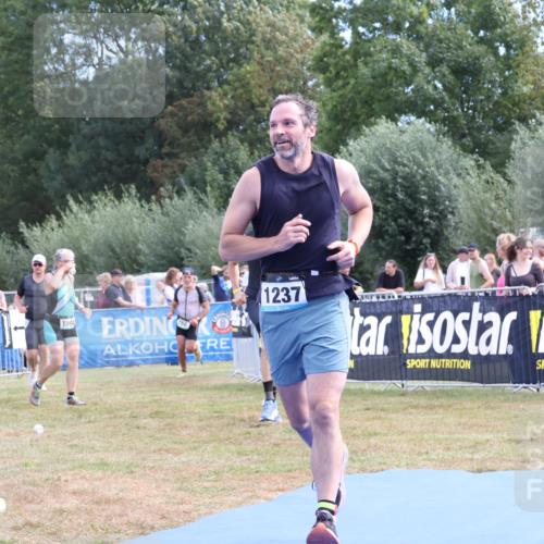 31.08.2025 - Elbe Triathlon Hamburg Strokosch-Dieckow http://msf.ph/oto/8654209 31.08.2025 11:33:09 Ziel 698, 766, 1014, 1237 meine-sportfotos.de