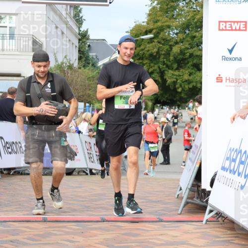 31.08.2025 - 21. Blankeneser Heldenlauf Strokosch-Dieckow http://msf.ph/oto/8654211 31.08.2025 11:05:06 Ziel 3195, 3430, 3259 meine-sportfotos.de