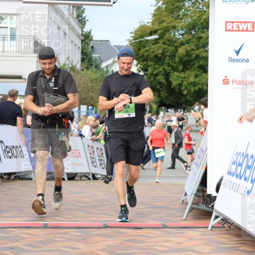 31.08.2025 - 21. Blankeneser Heldenlauf Strokosch-Dieckow http://msf.ph/oto/8654220 31.08.2025 11:05:06 Ziel 3195, 3430, 3259 meine-sportfotos.de
