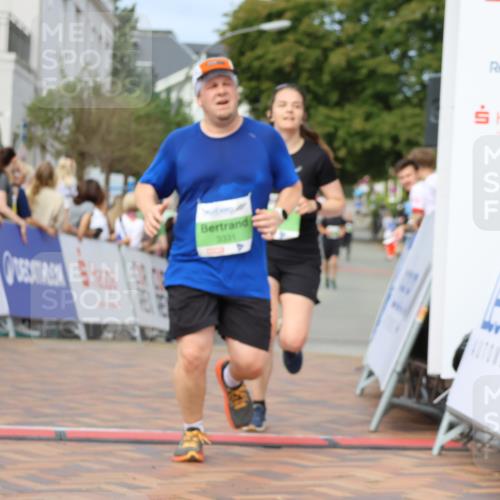31.08.2025 - 21. Blankeneser Heldenlauf Strokosch-Dieckow http://msf.ph/oto/8654244 31.08.2025 11:04:55 Ziel 3164, 3331 meine-sportfotos.de