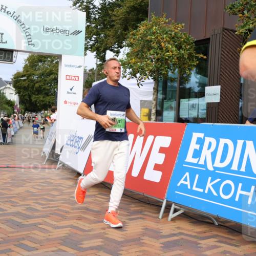 31.08.2025 - 21. Blankeneser Heldenlauf Strokosch-Dieckow http://msf.ph/oto/8654252 31.08.2025 11:04:47 Ziel 3132, 3163, 3113, 3112, 3017 meine-sportfotos.de