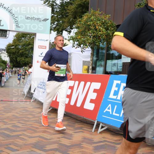 31.08.2025 - 21. Blankeneser Heldenlauf Strokosch-Dieckow http://msf.ph/oto/8654258 31.08.2025 11:04:47 Ziel 3132, 3163, 3113, 3112, 3017 meine-sportfotos.de