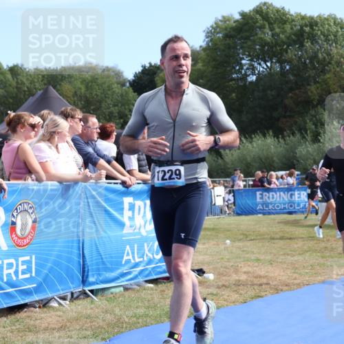 31.08.2025 - Elbe Triathlon Hamburg Strokosch-Dieckow http://msf.ph/oto/8654262 31.08.2025 11:33:41 Ziel 1157, 1229 meine-sportfotos.de