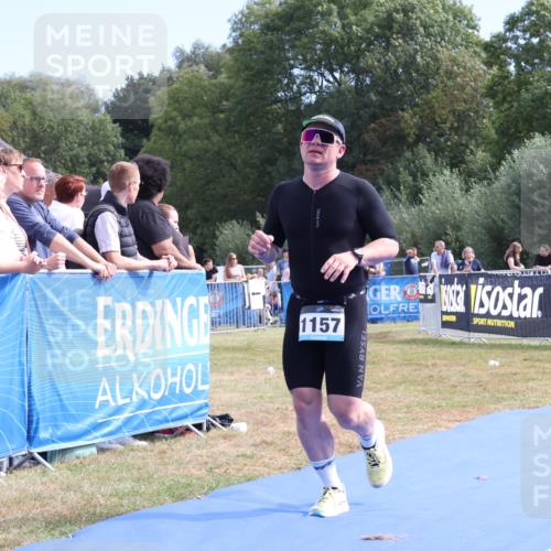 31.08.2025 - Elbe Triathlon Hamburg Strokosch-Dieckow http://msf.ph/oto/8654265 31.08.2025 11:33:43 Ziel 704, 1157, 1229 meine-sportfotos.de