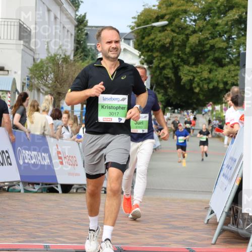 31.08.2025 - 21. Blankeneser Heldenlauf Strokosch-Dieckow http://msf.ph/oto/8654266 31.08.2025 11:04:44 Ziel 3132, 3163, 3113, 3112, 3326, 3017 meine-sportfotos.de