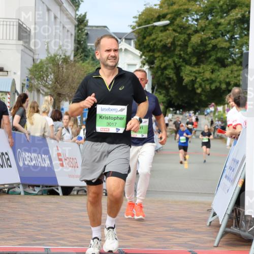 31.08.2025 - 21. Blankeneser Heldenlauf Strokosch-Dieckow http://msf.ph/oto/8654268 31.08.2025 11:04:44 Ziel 3132, 3163, 3113, 3112, 3326, 3017 meine-sportfotos.de